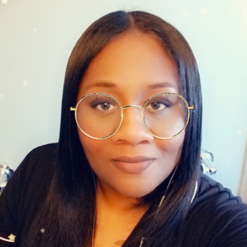 Meet your Posher, Monica